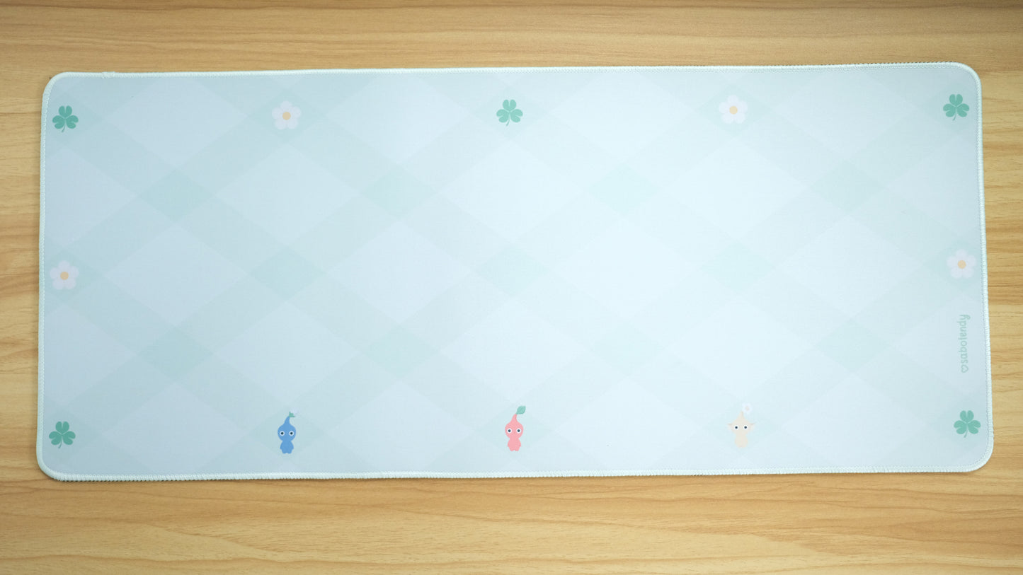 pik-cuties deskmat