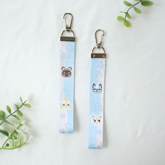 cozy crossing wrist lanyard